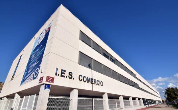 Campaña para poner el nombre de Luis Alegre al IES Comercio