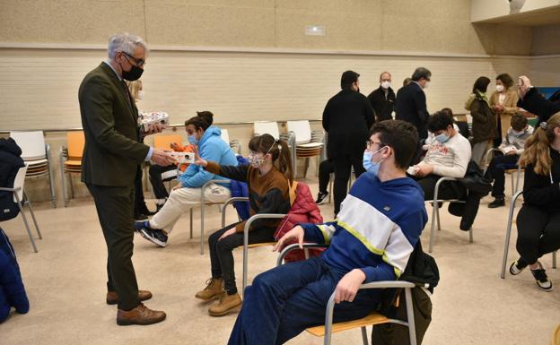 Salud reparte más de 19.000 neceseres entre los escolares riojanos para fomentar la salud bucodental