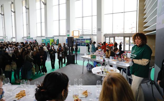 Tratamientos de belleza, estampaciones, catas de vino... La FP en vivo en Riojafórum