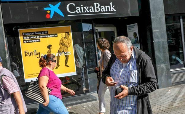 CaixaBank lanza una advertencia a sus clientes para que no pierdan dinero