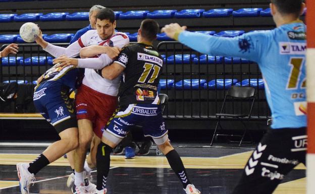 El Korchi prolonga su unión con el Logroño tres años más