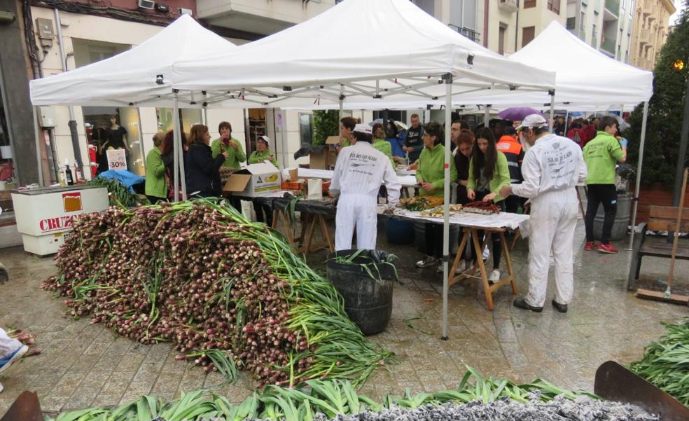 El XVII Día del Ajo ofrecerá el Jueves Santo 9.000 ajos y y 2.200 huevos asados