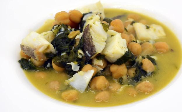 La receta de Javier Romero: garbanzos con espinacas y bacalao y bocadillos para merendar