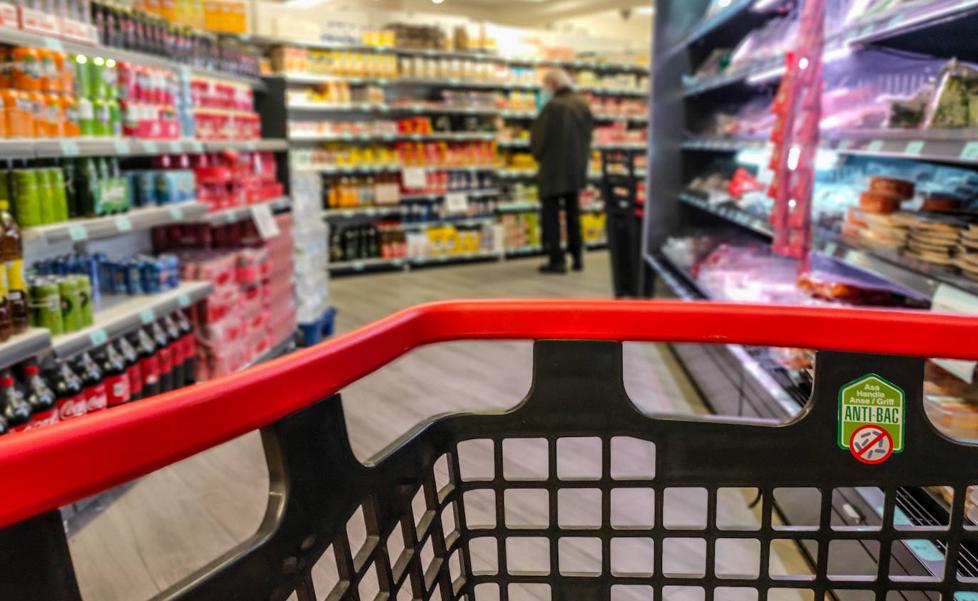 La luz y los alimentos frescos disparan los precios al 9,8% en marzo