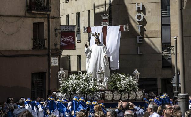 La multitudinaria procesión del Cristo Resucitado cierra la Semana Santa 2022 en Logroño