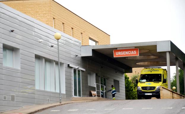 Un herido tras la colisión de dos vehículos en un camino asfaltado en El Villar de Arnedo