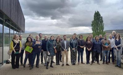 Gobierno de La Rioja, sindicatos y ecologistas logran un acuerdo en la Mesa del Lobo