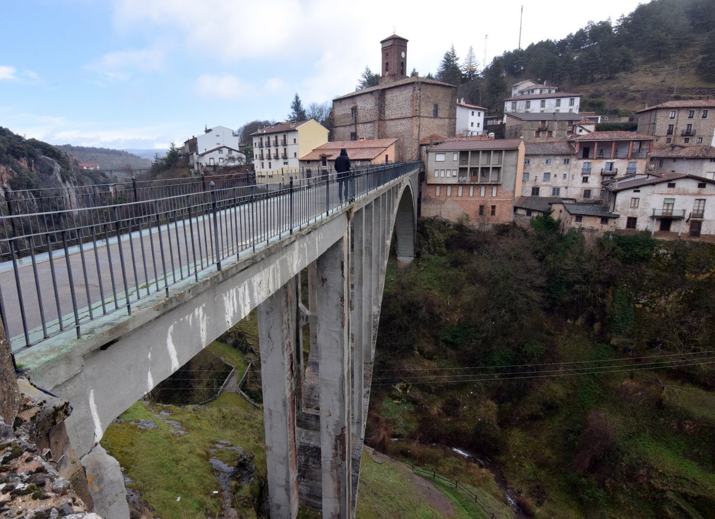 La empresa Orión rehabilitará el viaducto de Ortigosa por medio millón de euros, con una baja del 17,8%