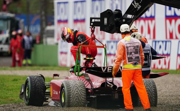 Carlos Sainz, resignado: «Así son las carreras»