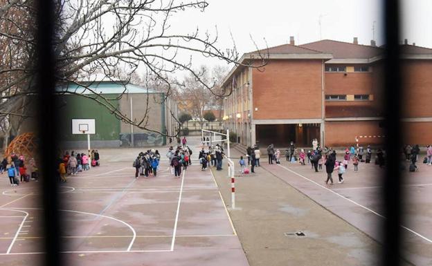 El Consejo Escolar convoca de urgencia a su Comisión Permanente