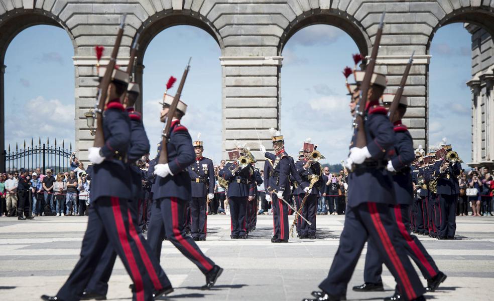 Los riojanos que lo deseen podrán jurar bandera el 8 de mayo en un acto con la Guardia Real