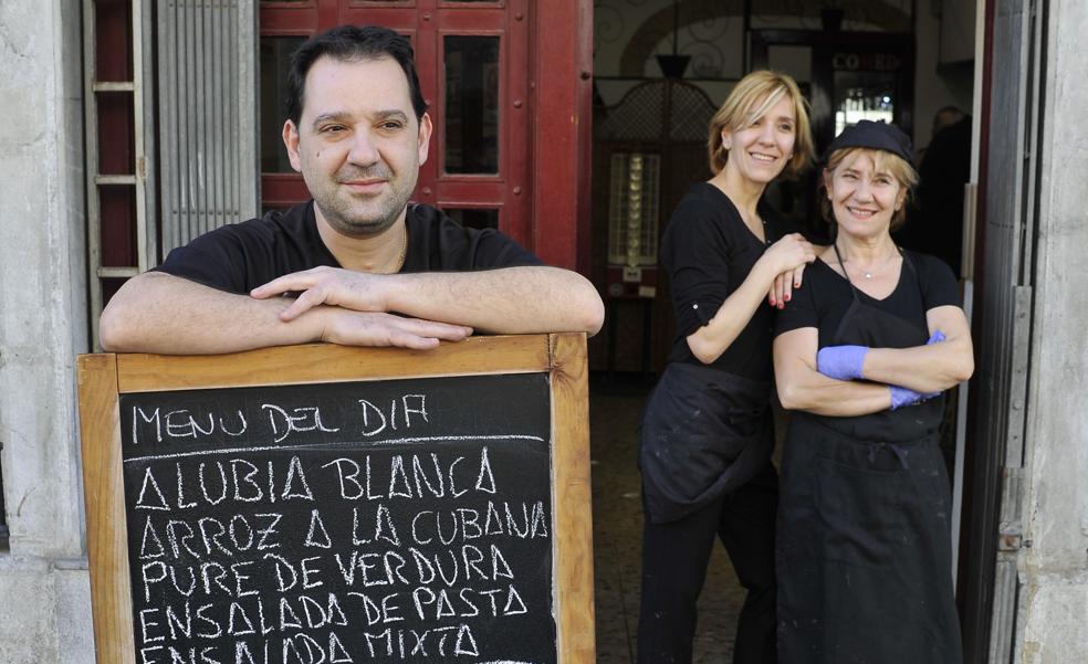 Sanidad elimina la alusión al alcohol en sus recomendaciones a la hostelería