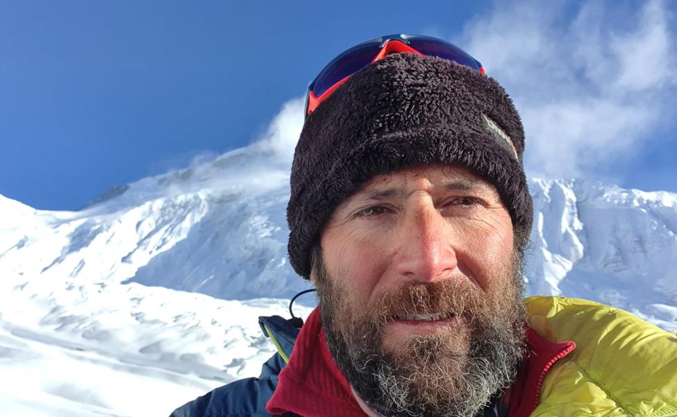 Alex Txikon: «Vivo con una mano delante y otra detrás»