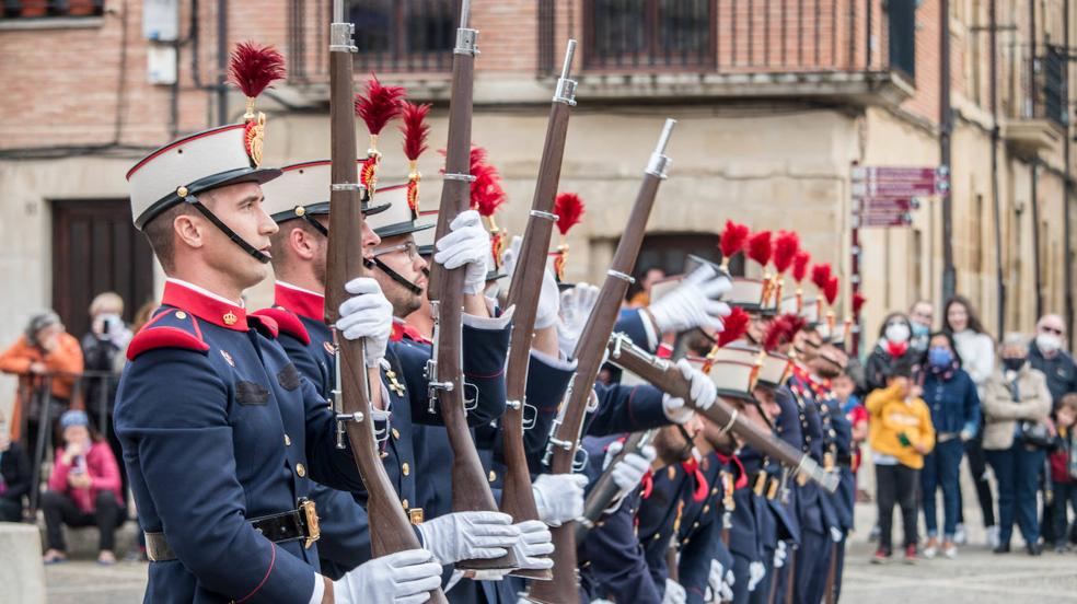 La Guardia Real en Santo Domingo: Movimientos Floreados y tácticas de capacidades