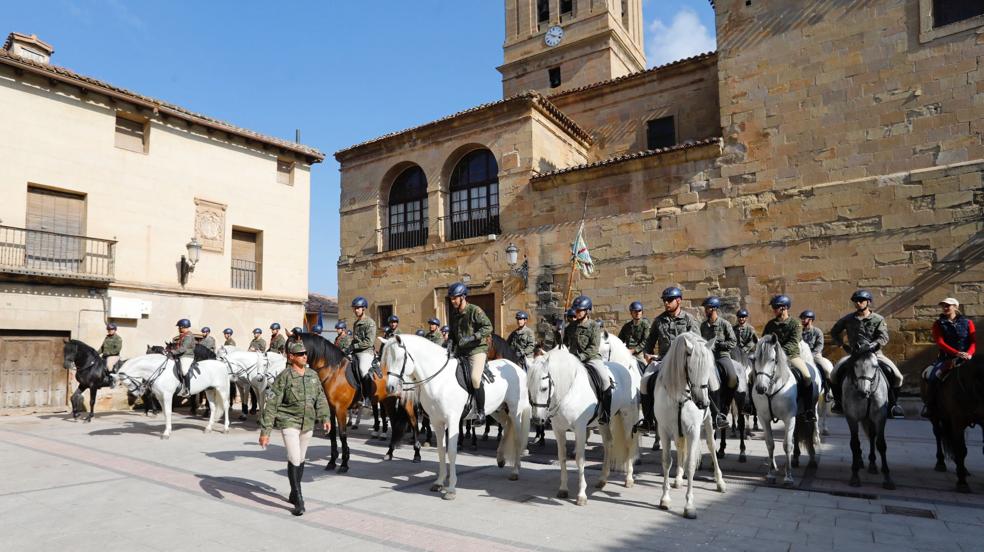 La Guardia Real hace parada en Alberite