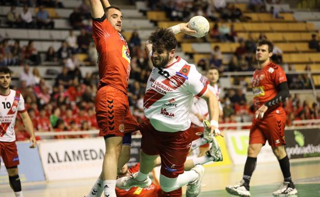 El Logroño apuntala su recuperación en Huesca