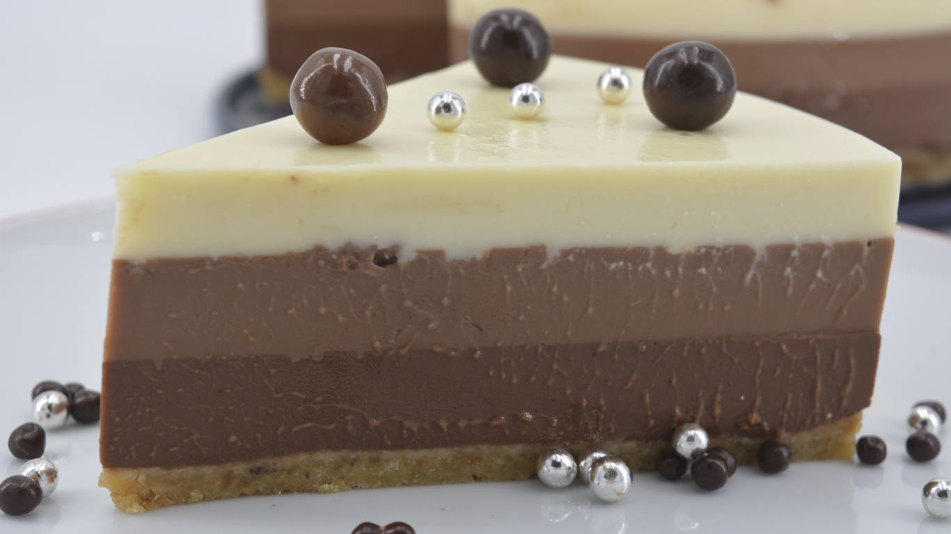 La receta de Javier Romero: tarta tres chocolates