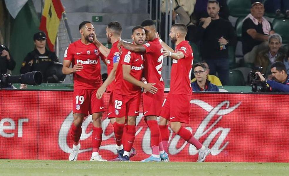 El Atlético rubrica la Champions ante un Elche salvado