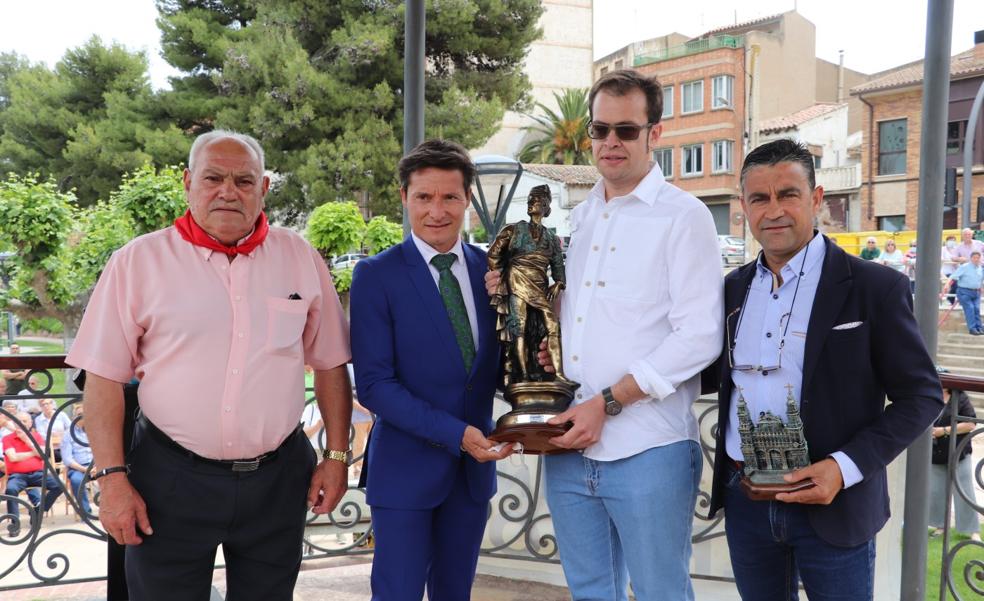 Urdiales recogió el trofeo a la mejor faena de la feria 2021