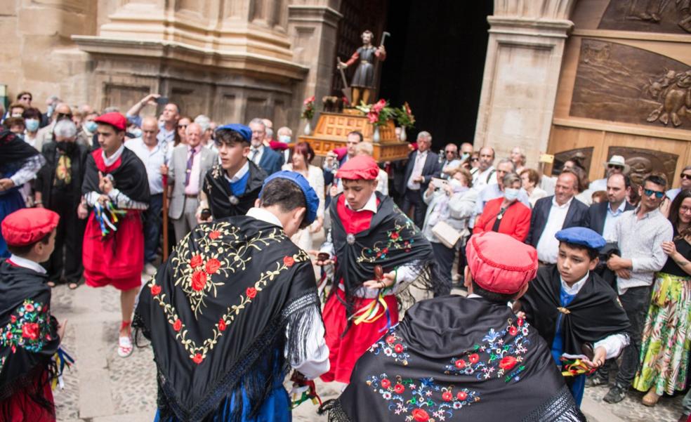 Santo Domingo cantó el 'Pobre de mí'