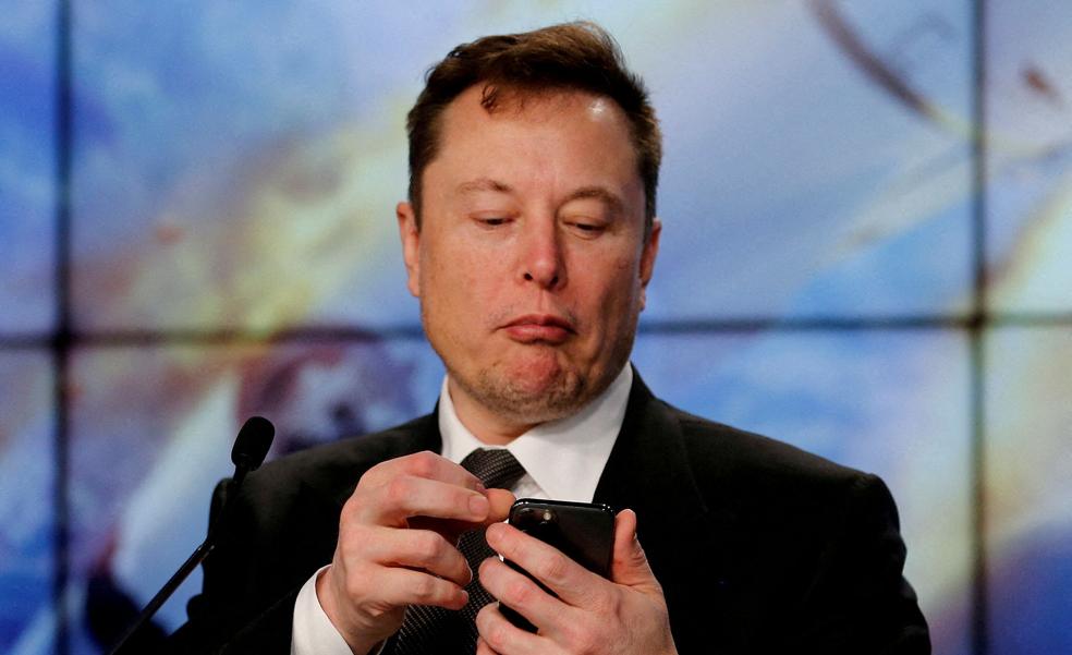 Musk exige conocer el número de cuentas falsas de Twitter para mantener su oferta