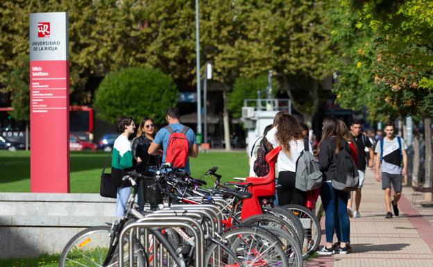 Más de 11.600 alumnos riojanos han solicitado una beca para el próximo curso