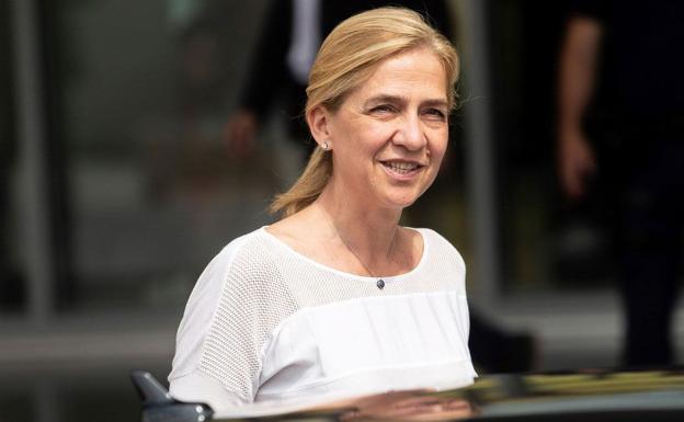 La infanta Cristina recupera la sonrisa lejos de Urdangarín