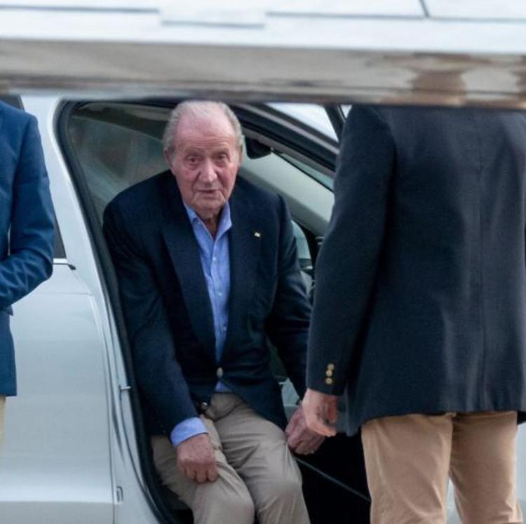 Juan Carlos I ya está en España tras 22 meses de exilio voluntario