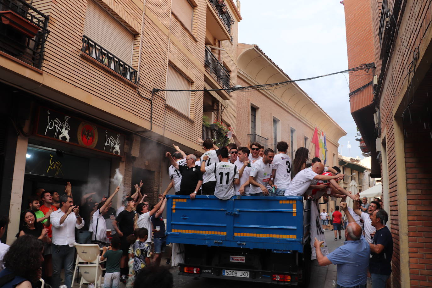 El Alfaro se cobra la fiesta que le debía el fútbol