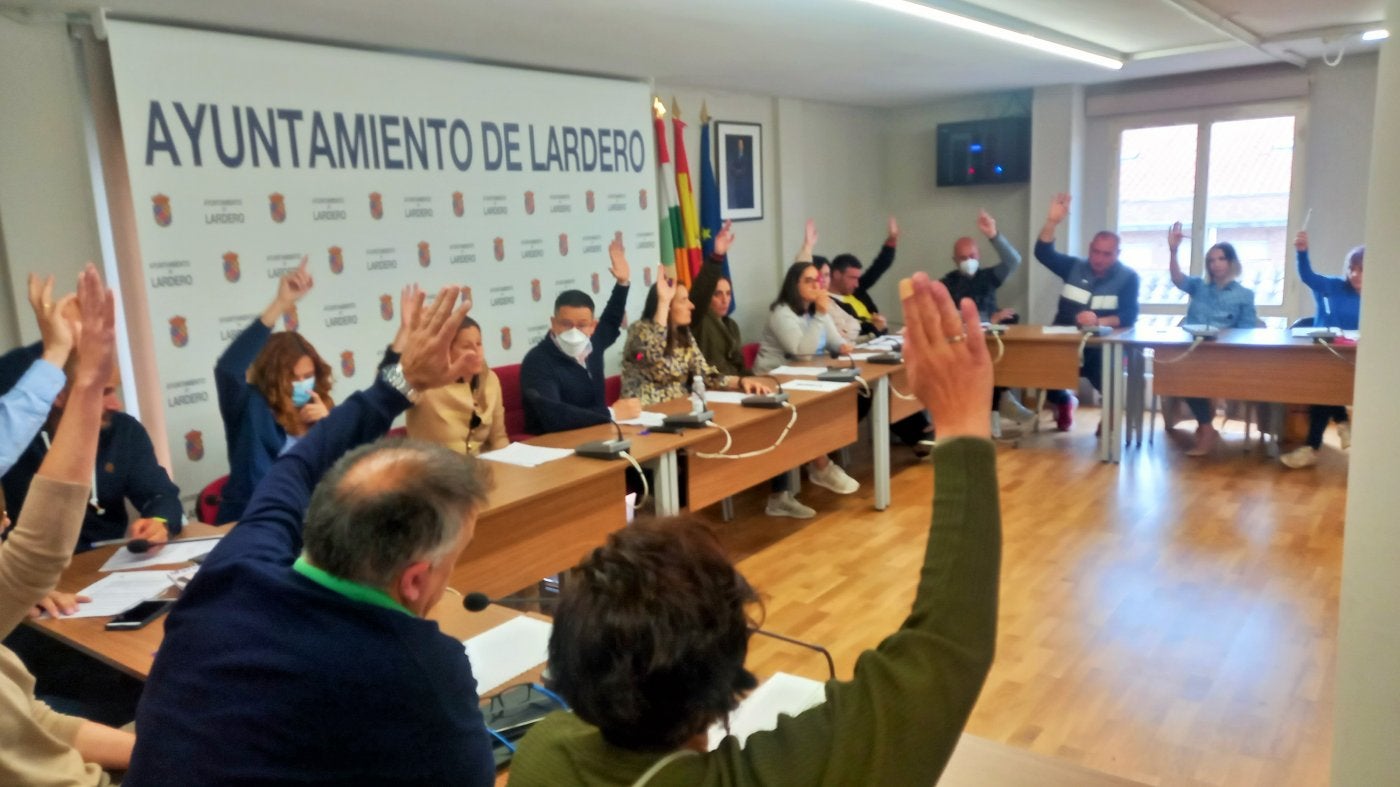 Los grupos reclaman más vigilancia en La Barranca y condenan los actos vandálicos