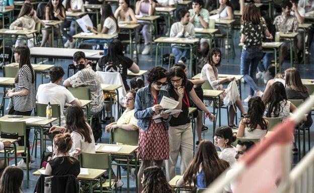 La prueba de Química de la EBAU desata las críticas de los alumnos