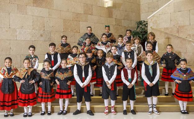 San Bernabé recupera su rostro infantil