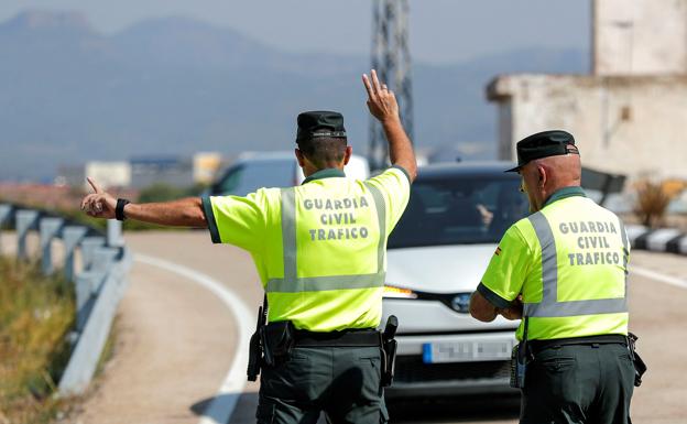 El aviso de la DGT sobre el uso de gafas de sol al volante en verano