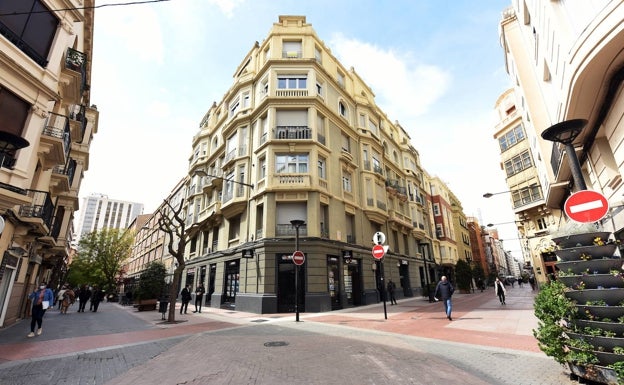 El Ayuntamiento adjudica las obras de las Cien Tiendas por 3,3 millones y licita las de Sagasta por 1,4