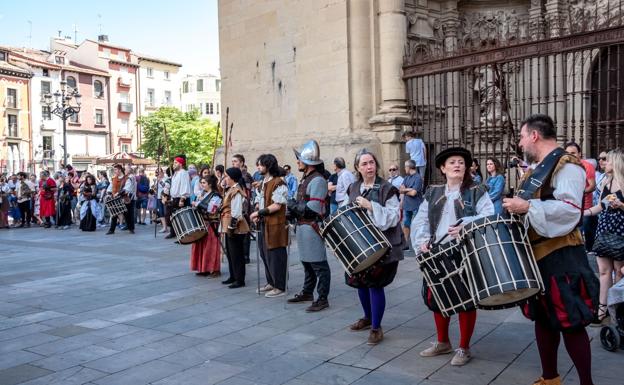 Los tambores marcan el paso