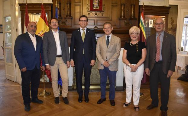 Santiago Vivanco inaugura las fiestas del Centro Riojano de Madrid