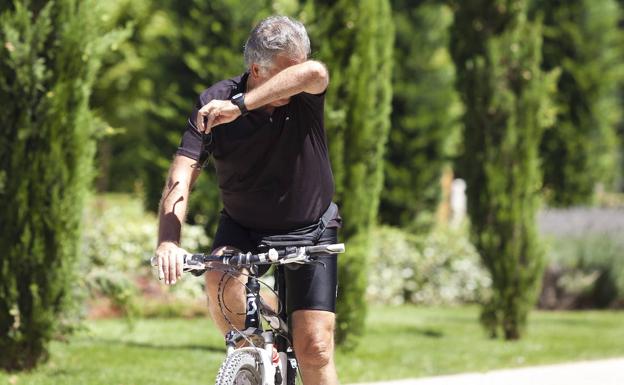 ¿Por qué sentimos calor si hay 36 grados y nuestro cuerpo está a la misma temperatura?