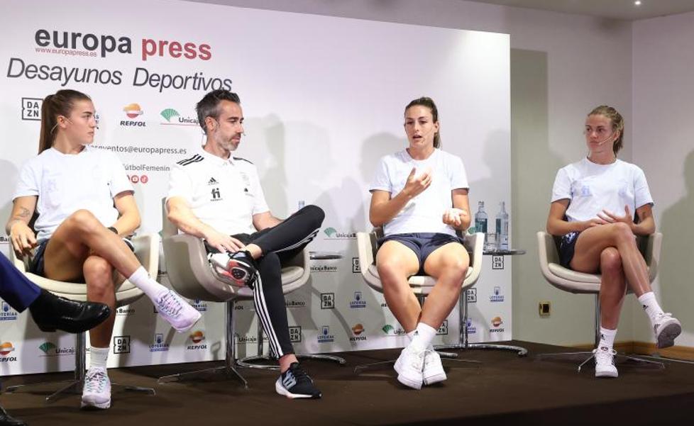 La selección femenina, con «mimbres para hacer algo bueno» en la Eurocopa