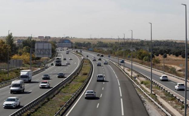 ¿Sabías que existen puertas escondidas en las autopistas para usar en caso de emergencia?