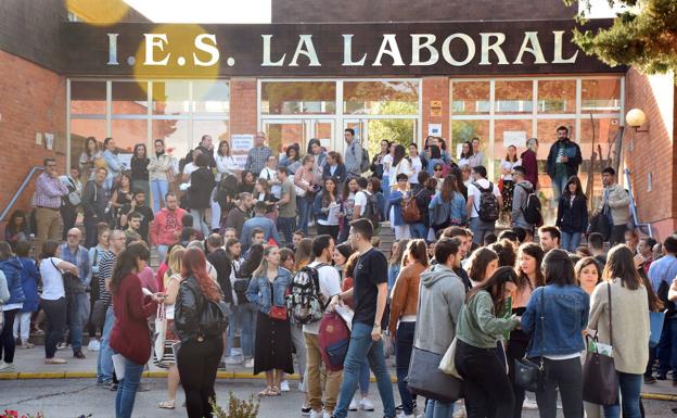 2.470 aspirantes se presentan este sábado a oposiciones para 120 plazas de maestro