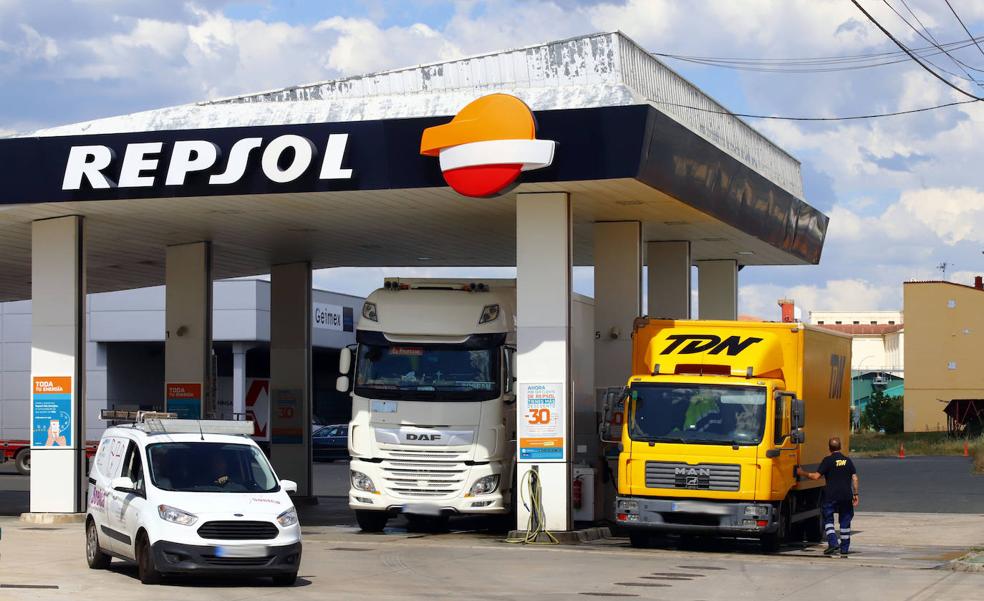 Los transportistas piden que la subvención a los carburantes suba a 40 céntimos