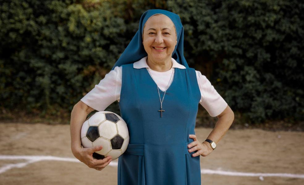 'Llenos de gracia': la comedia familiar del verano va de monjas y fútbol