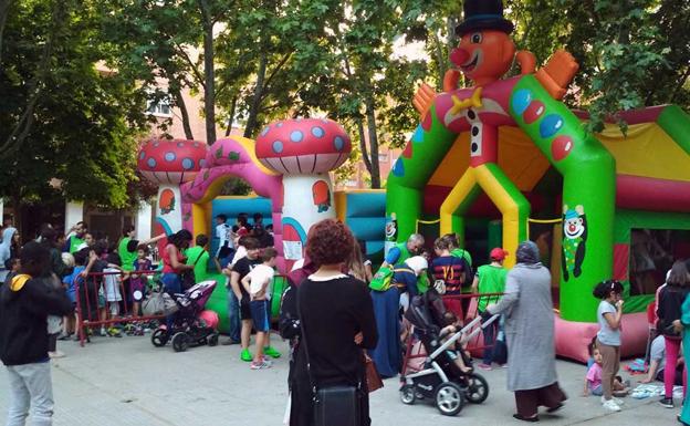 La fiesta está en el aire