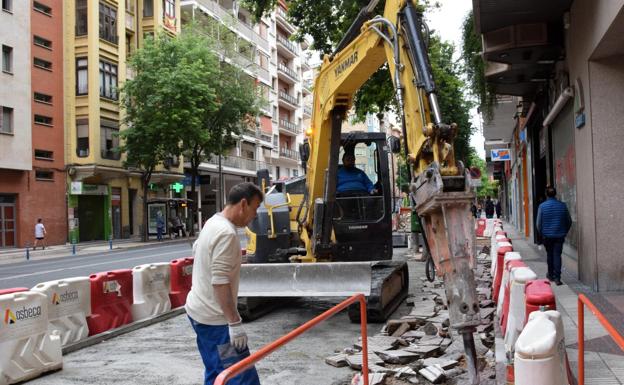 Vara de Rey tendrá paso de peatones y aceras más amplias en Agustinas