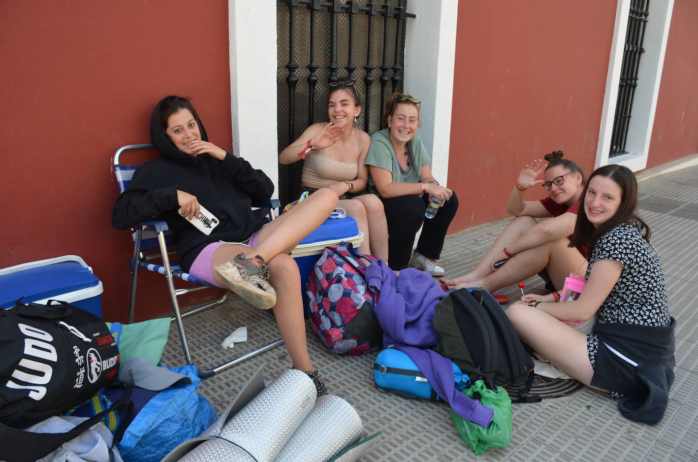 Momento de la recogida en el festival Holika