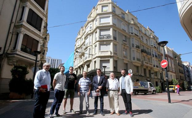 Las terrazas de las Cien Tiendas se podrán mantener mientras no les afecten las obras