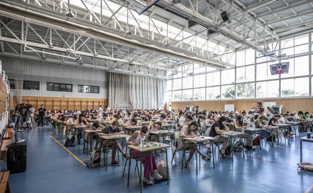 24 alumnos suspenden la convocatoria extraordinaria de la EBAU