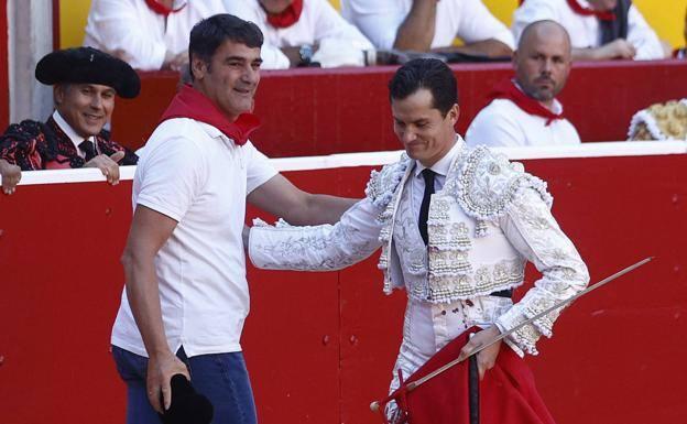 Denuncian a Jesulín de Ubrique por saltar al ruedo en una corrida de Sanfermines