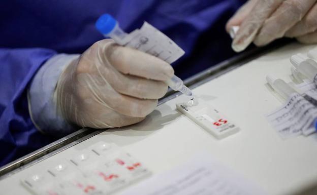 ¿Cuáles son los síntomas de las nuevas variantes del COVID?