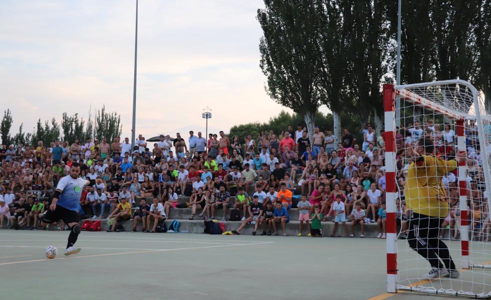 Segura impulsa la remontada que da la Colegiata al Aema